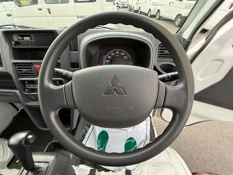 Mitsubishi Minicab Truck