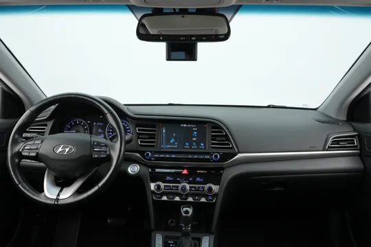 Hyundai Elantra (Avante)