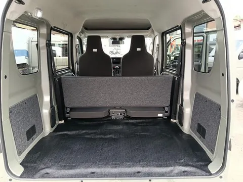 Nissan Clipper Van