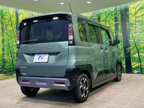 Mitsubishi Delica Mini