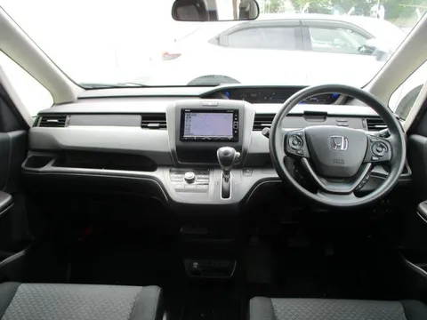 Honda Freed Plus