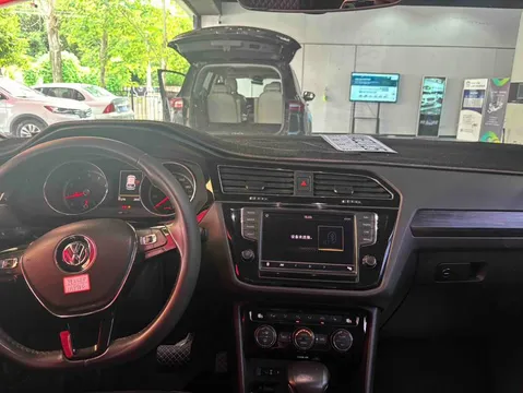 Volkswagen Tiguan L