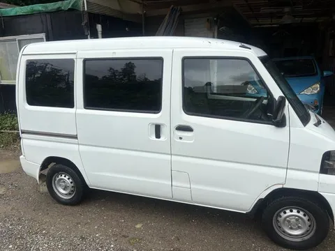 Nissan Clipper Van
