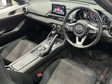 Mazda MX-5 (Roadster)