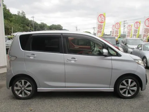 Mitsubishi eK Custom