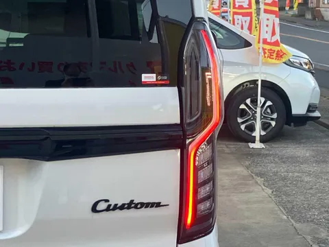 Honda N-BOX Custom