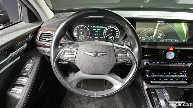 Genesis G90 (EQ900)