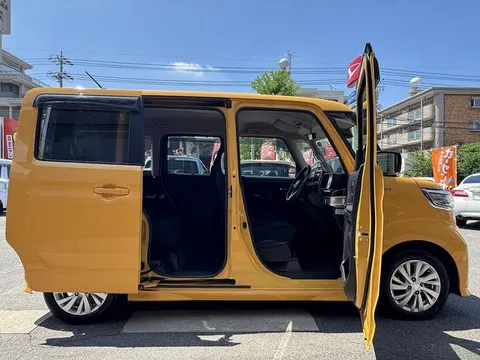 Suzuki Spacia Custom