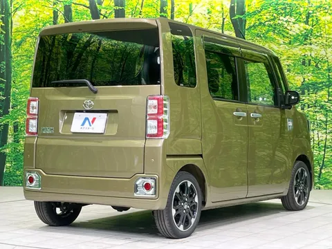 Toyota Pixis Mega