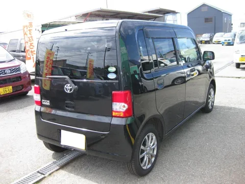 Toyota Pixis Space