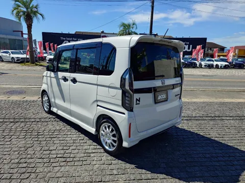 Honda N-BOX Custom