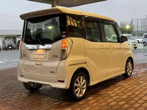 Nissan Dayz Roox
