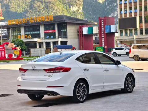 Hyundai Elantra (Avante)