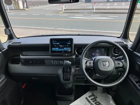 Honda N-BOX Custom