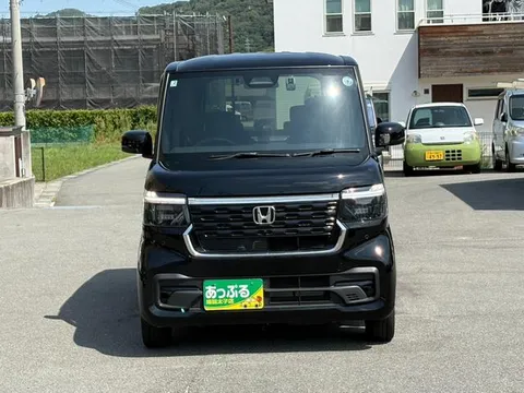 Honda N-BOX Custom