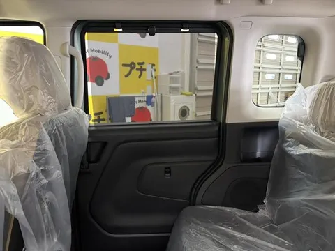 Mitsubishi Delica Mini