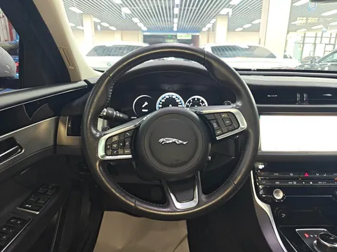 Jaguar XFL