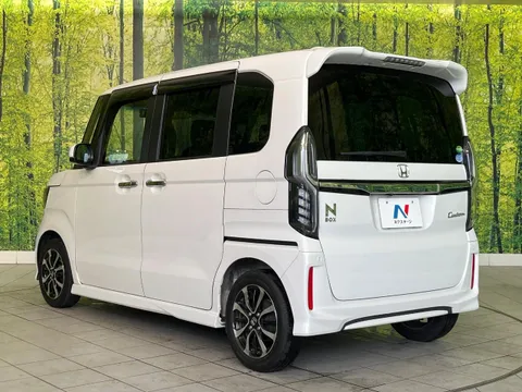 Honda N-BOX Custom