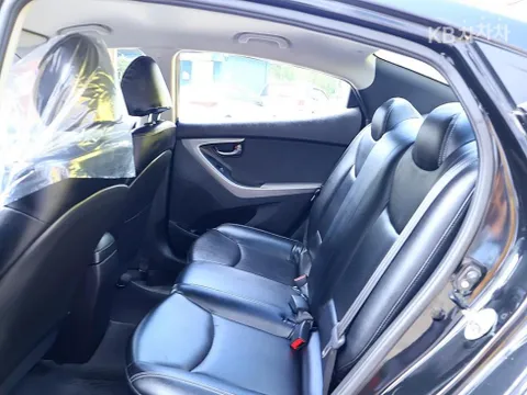 Hyundai Elantra (Avante)