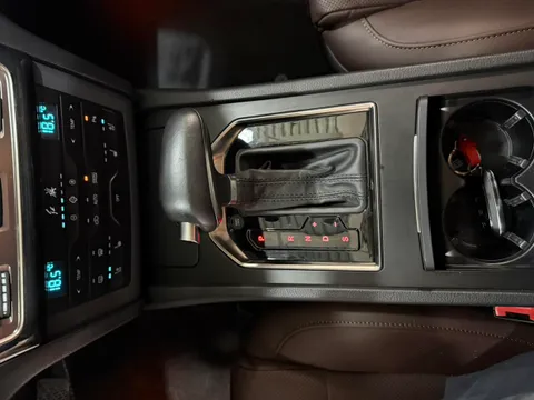 Hongqi H7