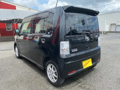 Toyota Pixis Space