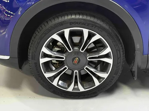 Hongqi HS5