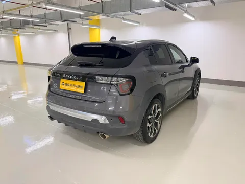 Lynk & Co 02