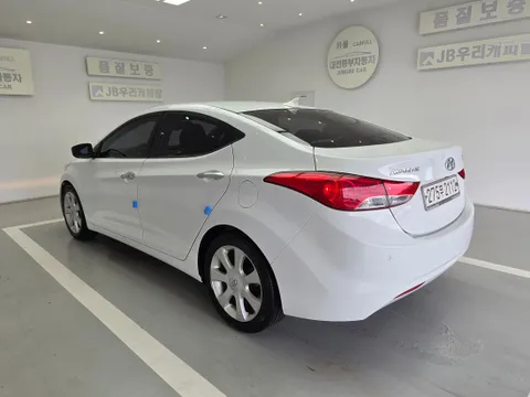 Hyundai Elantra (Avante)