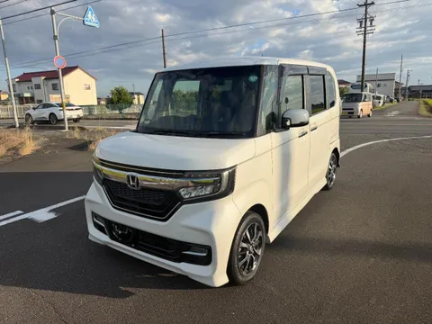 Honda N-BOX Custom