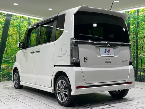 Honda N-BOX Custom