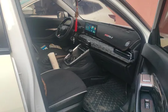 Baojun RS-3