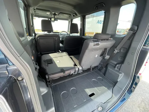 Toyota Pixis Mega