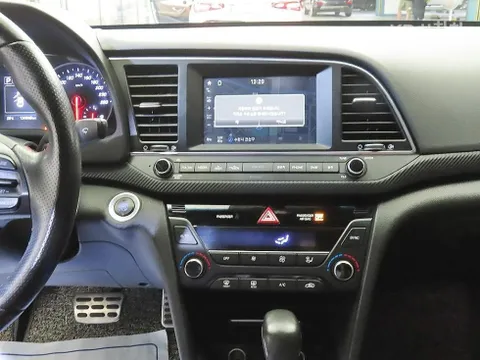 Hyundai Elantra (Avante)