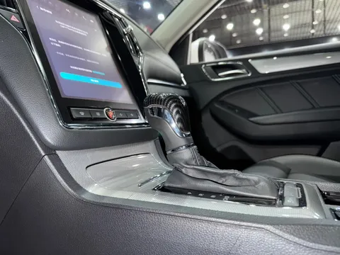 Roewe RX5