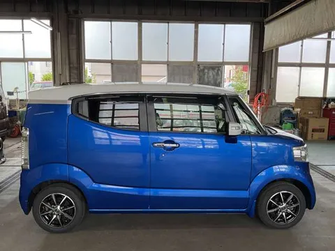 Honda N-BOX Slash