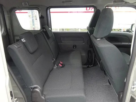 Nissan Clipper Van