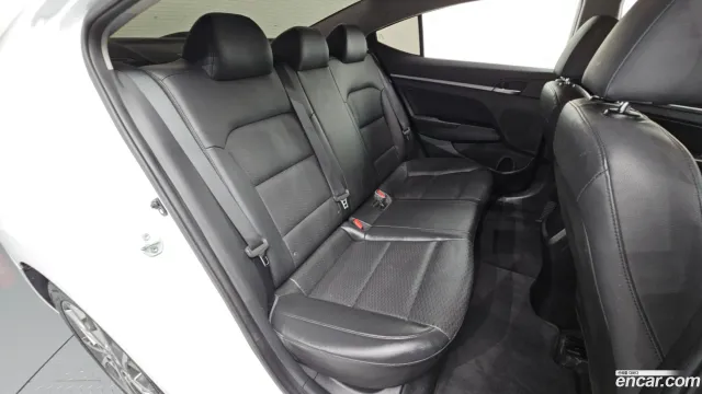 Hyundai Elantra (Avante)