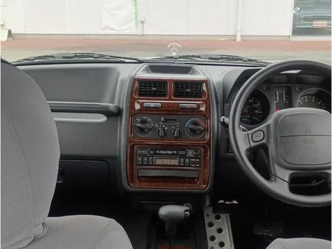 Mitsubishi Pajero JR