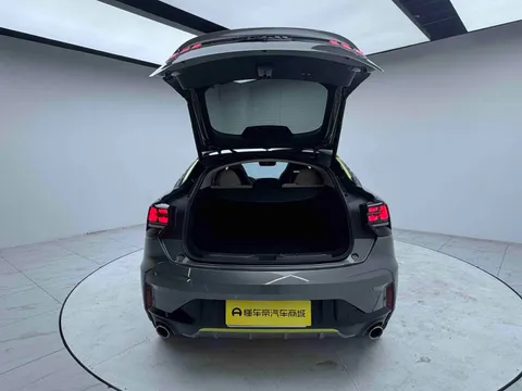 Lynk & Co 05