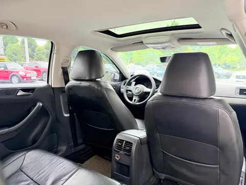 Volkswagen Sagitar