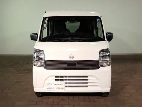 Nissan Clipper Van