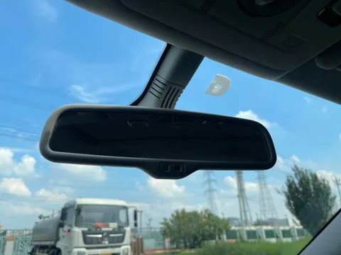 Hongqi H7