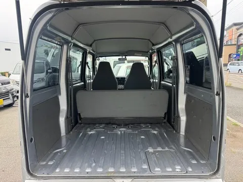 Nissan Clipper Van