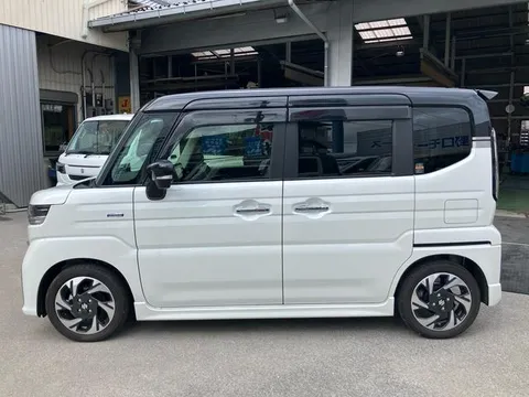 Suzuki Spacia
