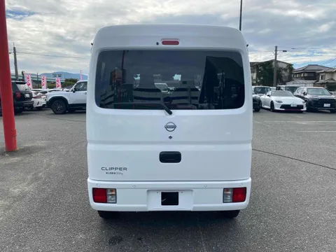 Nissan Clipper Van