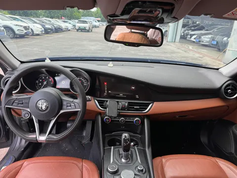 Alfa Romeo Giulia