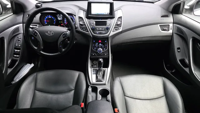 Hyundai Elantra (Avante)