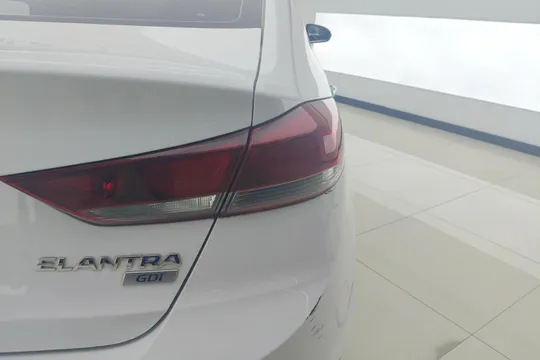 Hyundai Elantra (Avante)