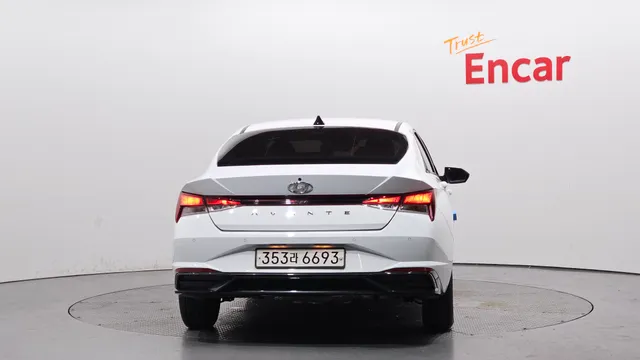 Hyundai Elantra (Avante)