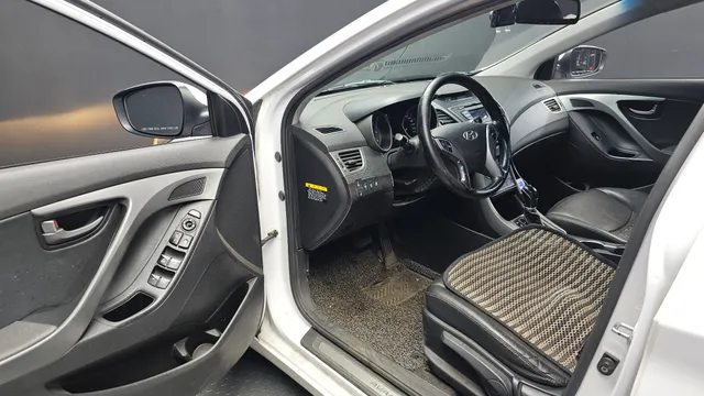 Hyundai Elantra (Avante)